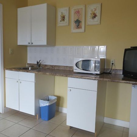 Villa Nova Motel Уасага Бийч Екстериор снимка