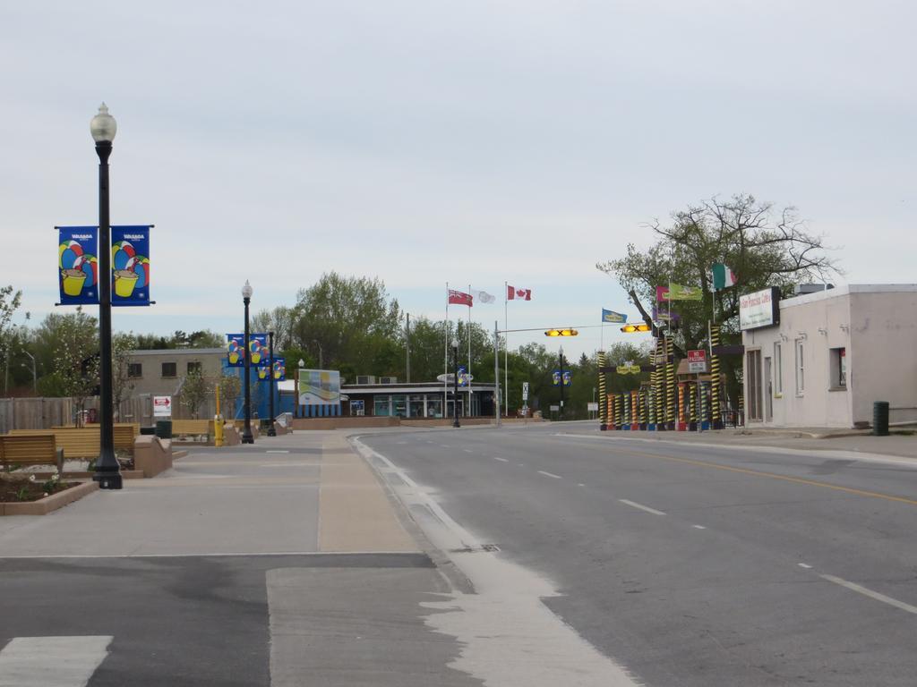 Villa Nova Motel Уасага Бийч Екстериор снимка