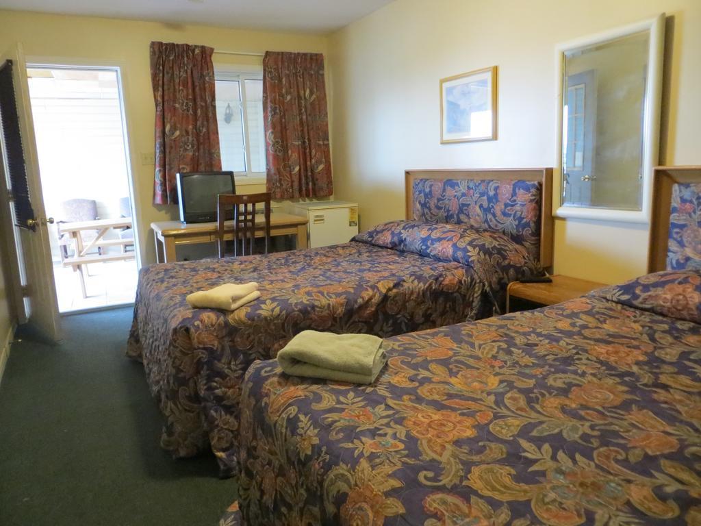 Villa Nova Motel Уасага Бийч Стая снимка
