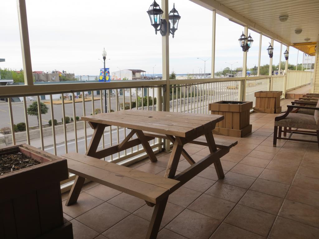 Villa Nova Motel Уасага Бийч Екстериор снимка