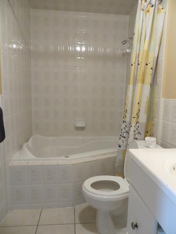Villa Nova Motel Уасага Бийч Екстериор снимка