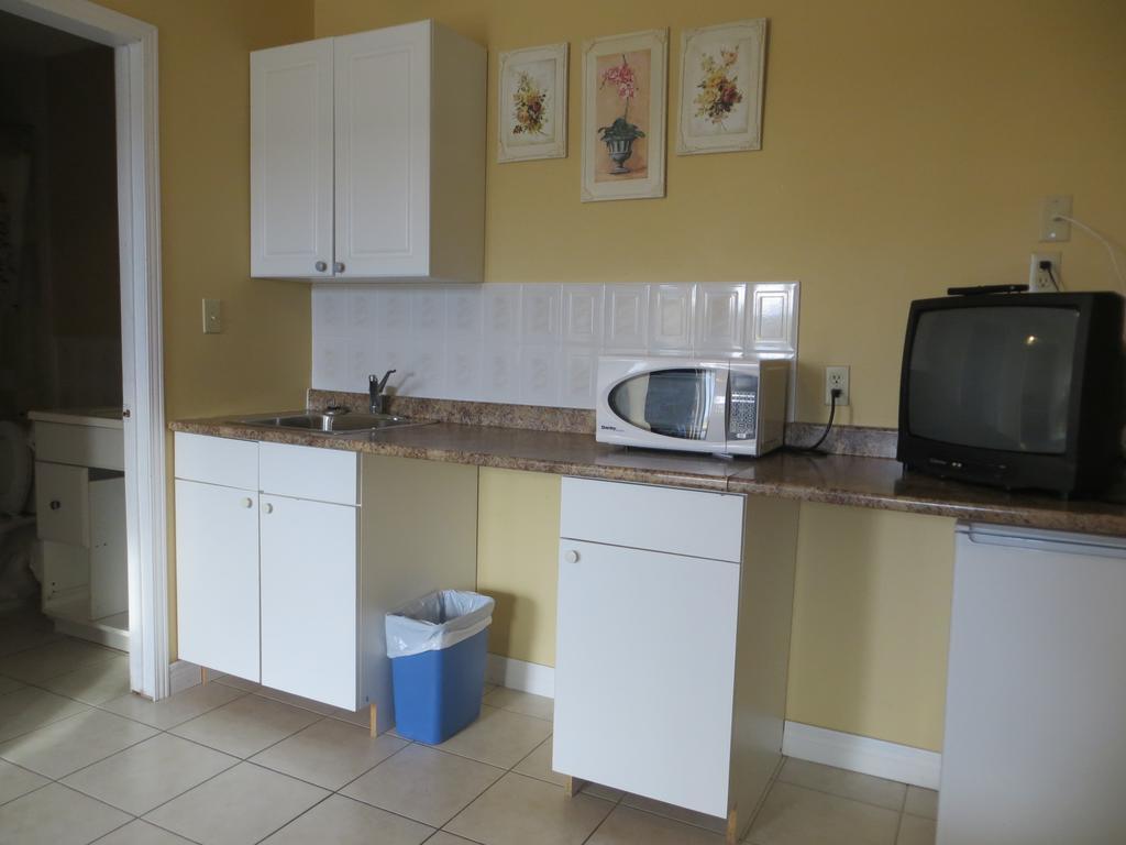 Villa Nova Motel Уасага Бийч Екстериор снимка