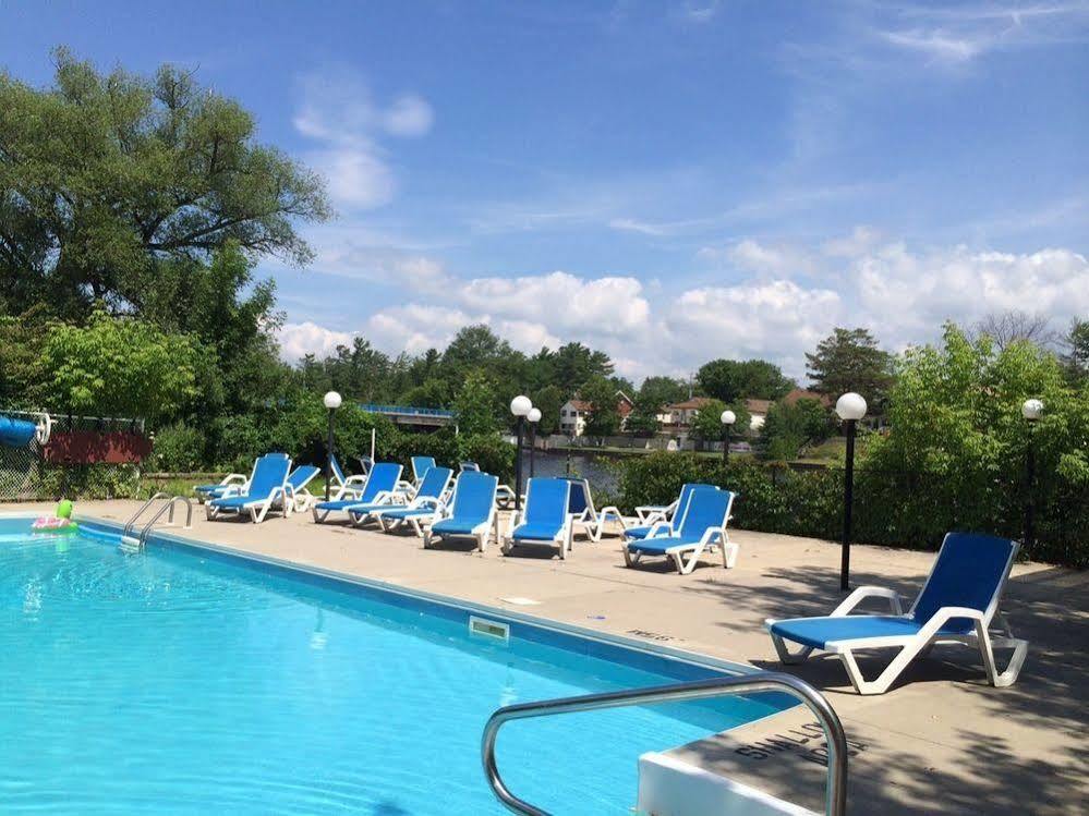 Villa Nova Motel Уасага Бийч Екстериор снимка